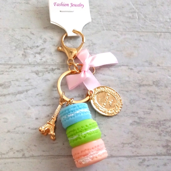 Accessories - NEW MACAROON EIFFEL TOWER PARIS KEYCHAIN